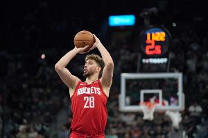 申京：被重点盯防有点“烦人”但很有趣 在国家队比赛给了我信心